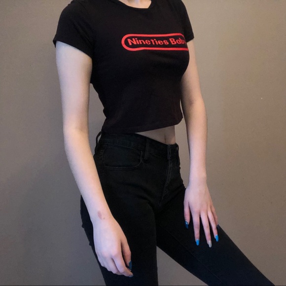 90’s Nintendo Crop Top - Picture 4 of 6